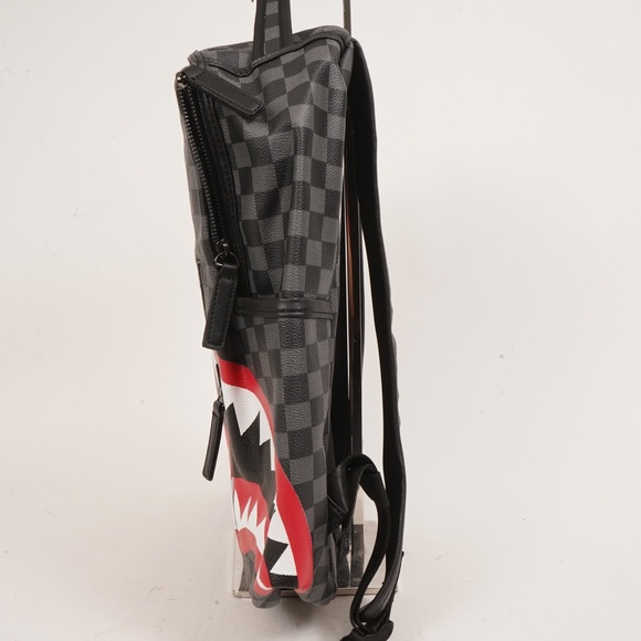 Grey Checkered Pattern Multi-Pocket Shark Teeth Graphic Leather Backpack NWOT - Picture 4 of 11